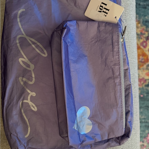 Hi, Love Set of Two Lilac Pouches - Picture 1 of 6